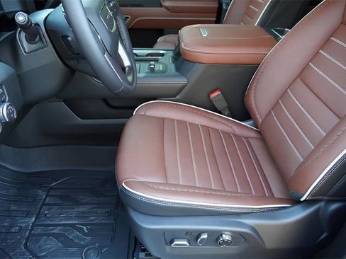 New 2026 GMC Sierra 2500 Denali Ultimate w/ Max Trailering Package image 12