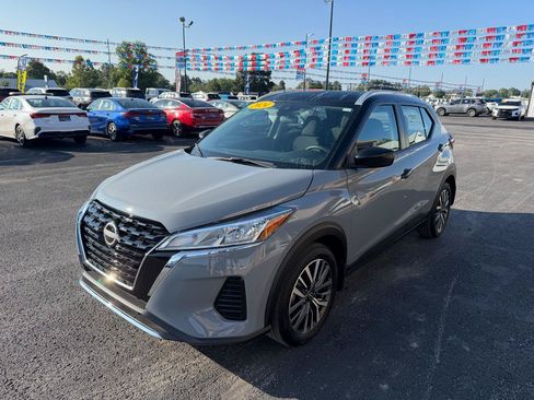 Used 2024 Nissan Kicks SV FWD image 9