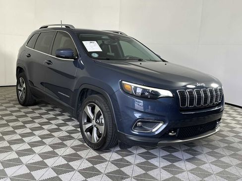 Used 2021 Jeep Cherokee Limited w/ Elite Package FWD image 2