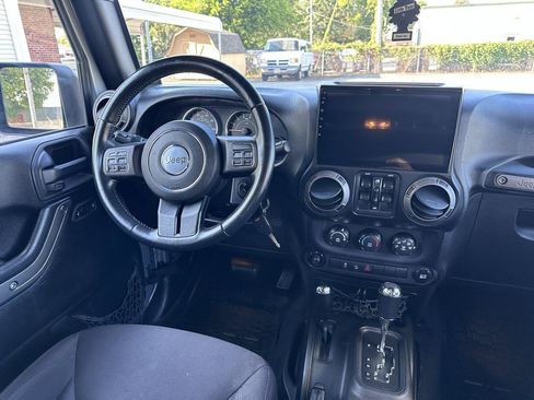 Used 2014 Jeep Wrangler Unlimited Sport w/ Quick Order Package 24S AWD/4WD image 16