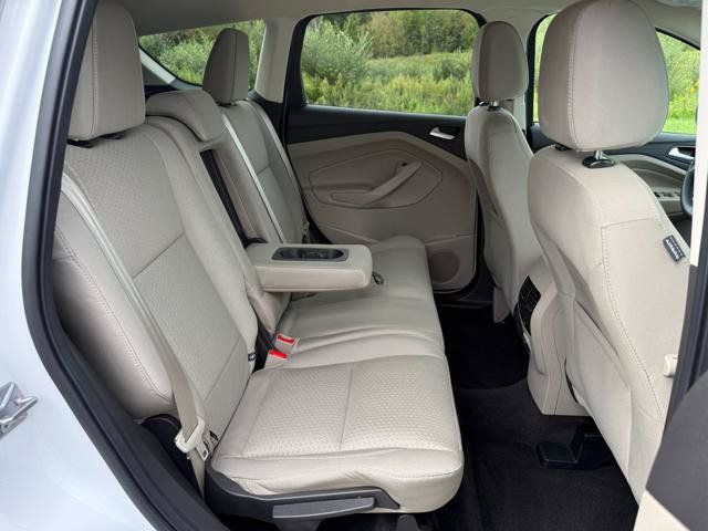 Used 2017 Ford Escape SE AWD/4WD image 19