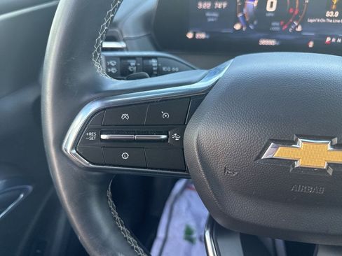 Used 2025 Chevrolet Traverse LT FWD image 25