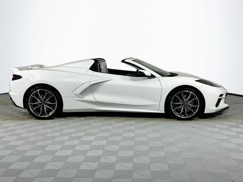 Used 2024 Chevrolet Corvette Stingray Premium Conv w/ Z51 Performance Package RWD image 4