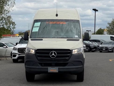 Used 2024 Mercedes-Benz Sprinter 2500 image 5