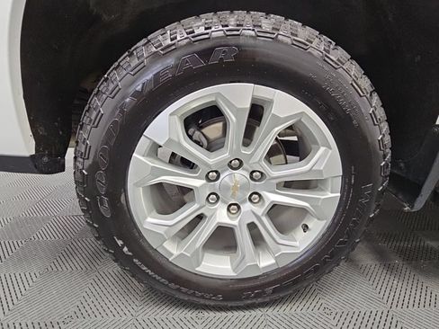 Certified 2024 Chevrolet Silverado 1500 LTZ AWD/4WD image 51