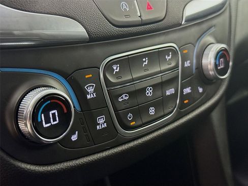 Used 2024 Chevrolet Equinox LT image 16