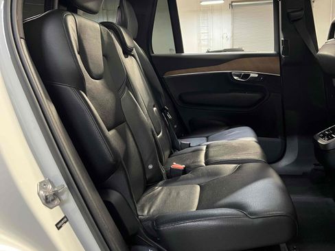 Used 2021 Volvo XC90 T5 Momentum w/ Advanced Package image 45