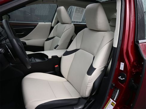 Used 2024 Lexus ES 350 w/ Premium Package image 18