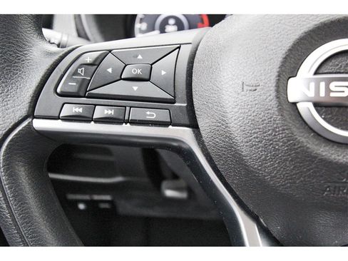 Used 2023 Nissan Kicks SV image 11