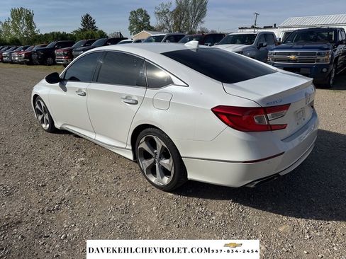 Used 2018 Honda Accord Touring image 4
