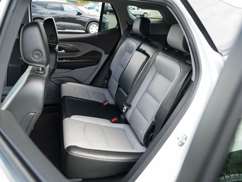 Used 2024 GMC Terrain SLT FWD image 8