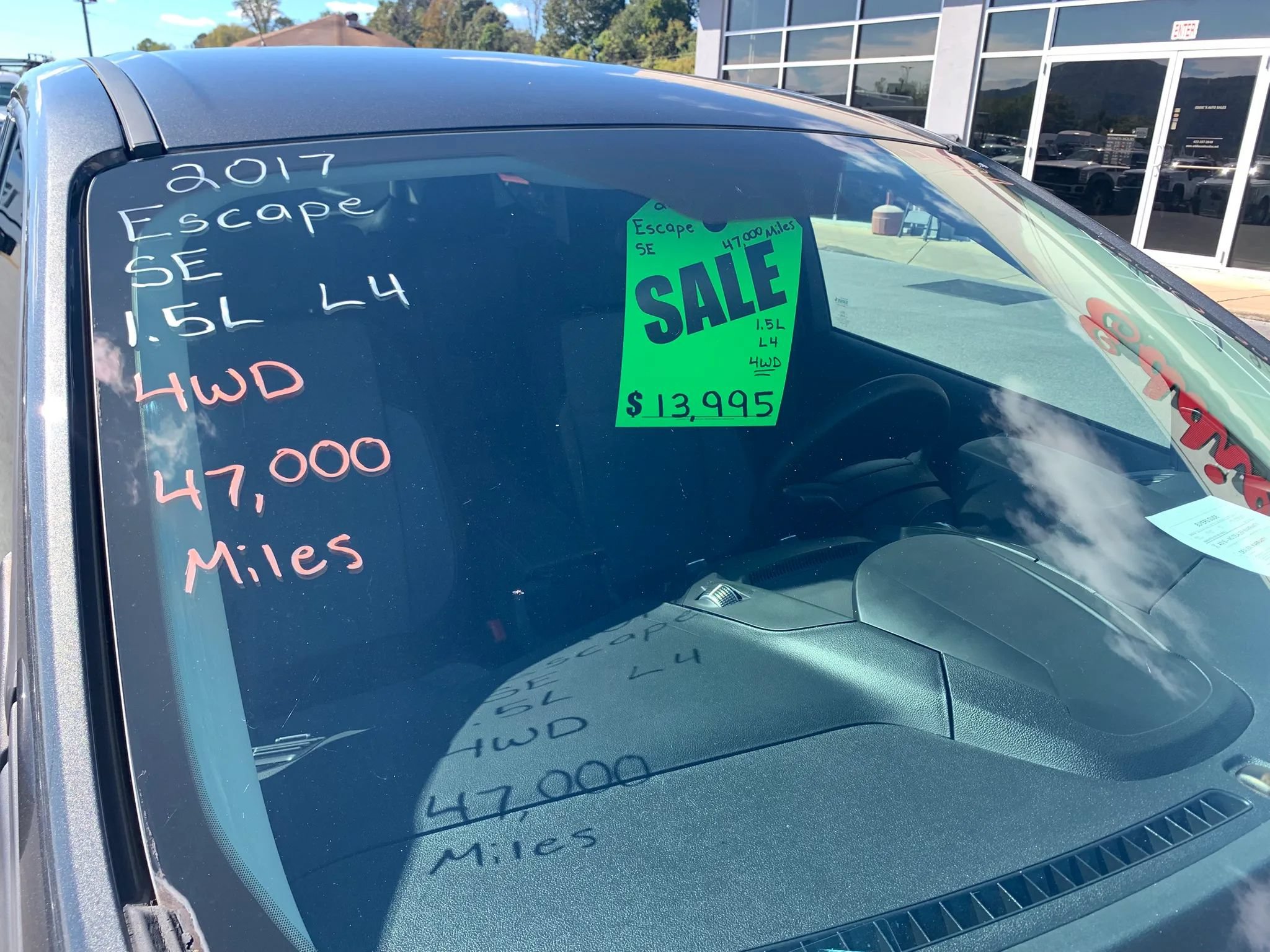 Used 2017 Ford Escape SE AWD/4WD image 3