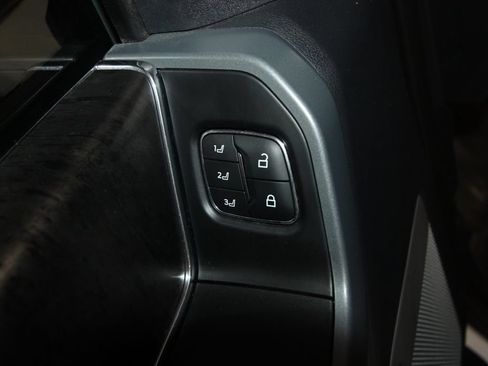 Used 2022 Ford F150 Lariat AWD/4WD image 9