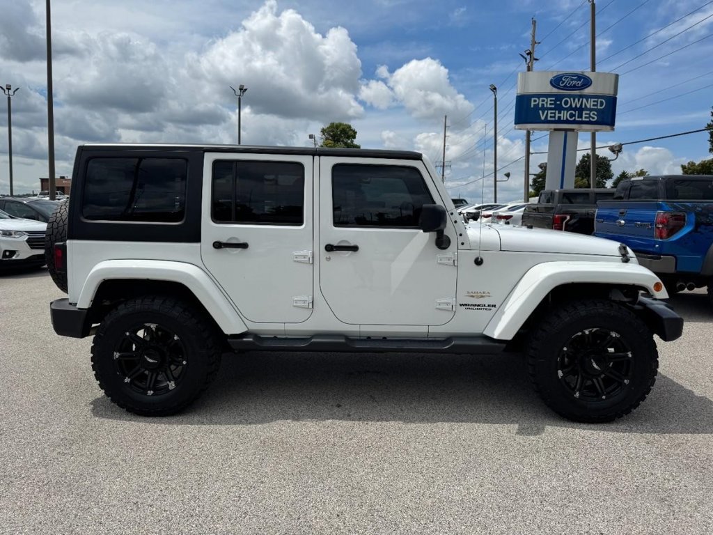 Used 2015 Jeep Wrangler Unlimited Sahara AWD/4WD image 2
