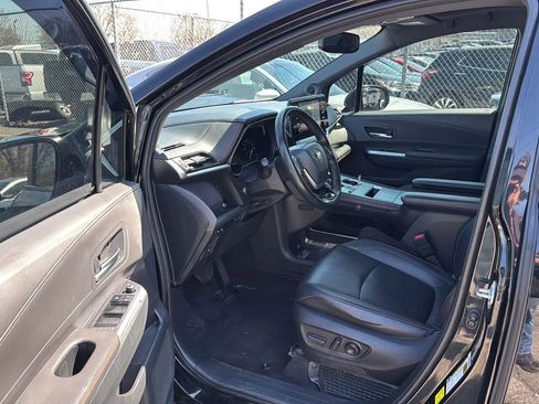 Used 2021 Toyota Sienna XSE w/ XSE Plus Package image 22