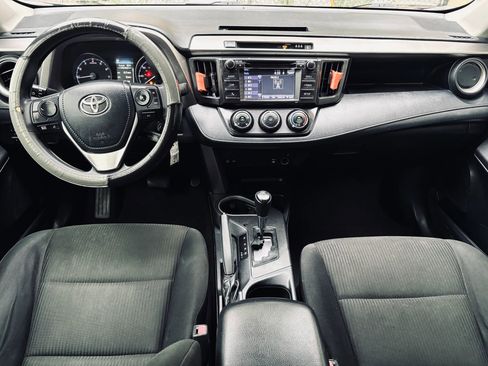 Used 2017 Toyota RAV4 LE FWD image 7