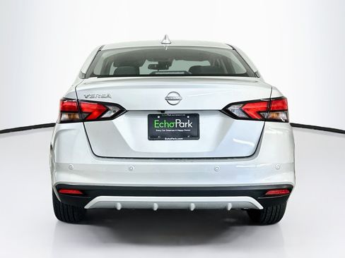 Used 2025 Nissan Versa SV FWD image 7
