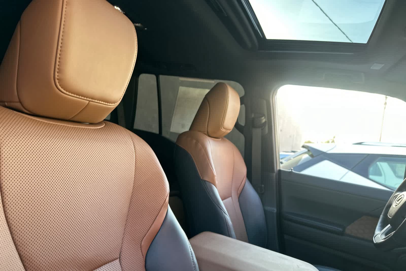 Used 2025 Lexus GX 550 w/ Cold Area Package AWD/4WD image 21