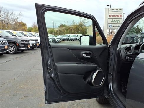 Certified 2023 Jeep Renegade Latitude w/ Premium Group image 24