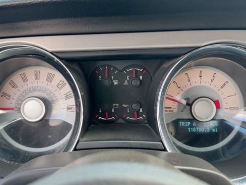 Used 2012 Ford Mustang GT Premium w/ HID Headlamps & Security Pkg RWD image 15