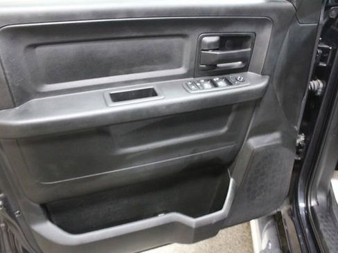 Used 2018 RAM 2500 Tradesman w/ Chrome Appearance Group image 22