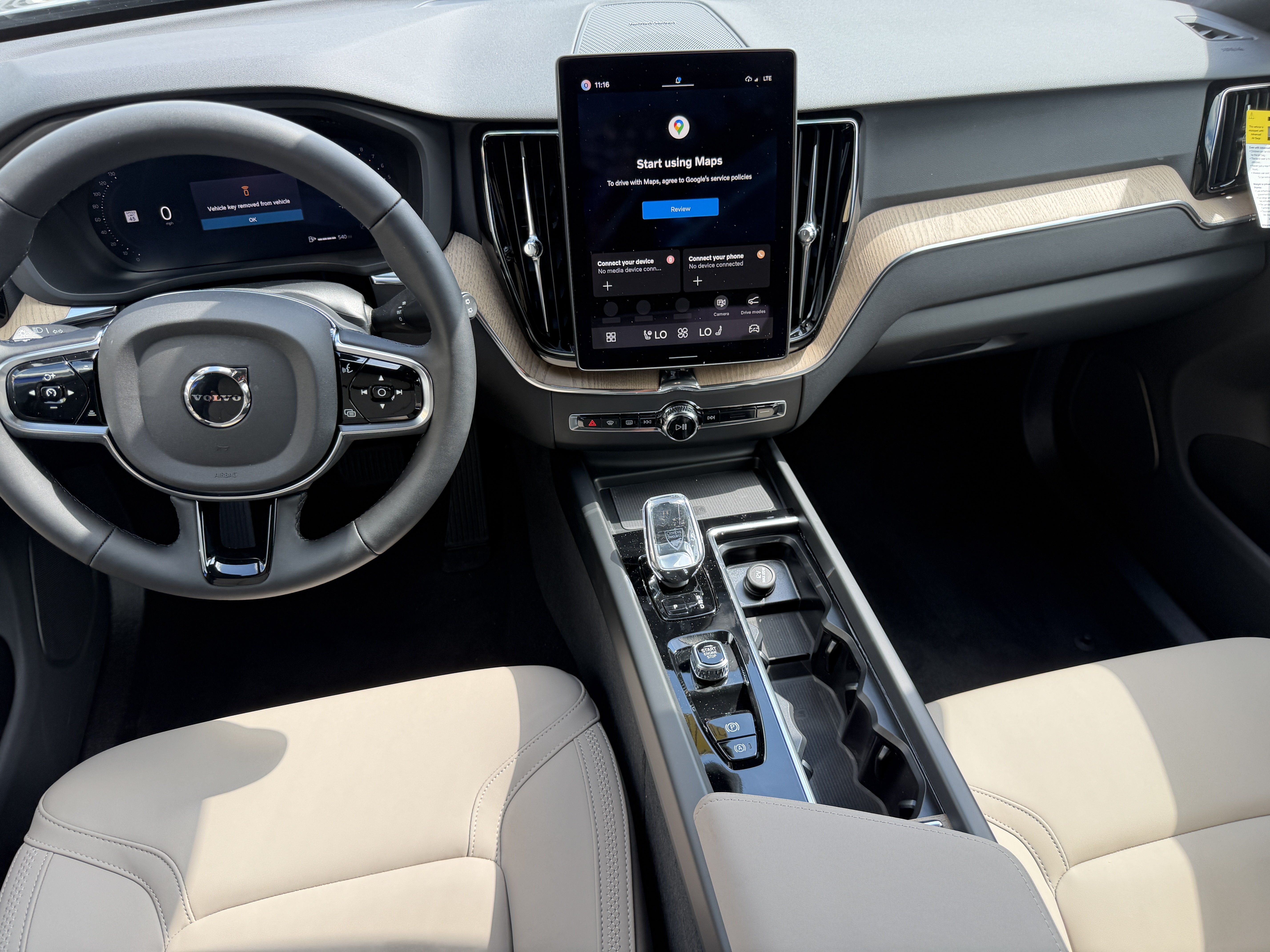 New 2027 Volvo XC60 B5 Plus AWD/4WD image 12