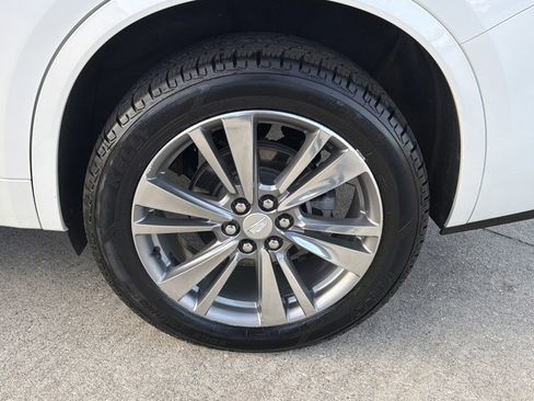 Used 2022 Cadillac XT6 Premium Luxury w/ LPO, Floor Liner Package image 21