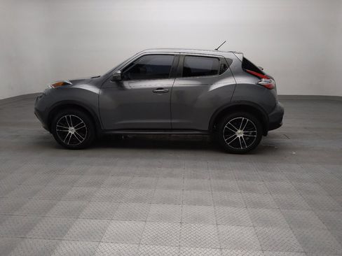 Used 2016 Nissan Juke S FWD image 3