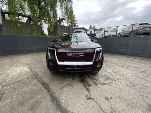 Used 2025 GMC Sierra EV Denali AWD/4WD image 9