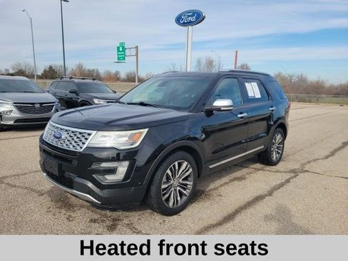 Used 2017 Ford Explorer Platinum image 17