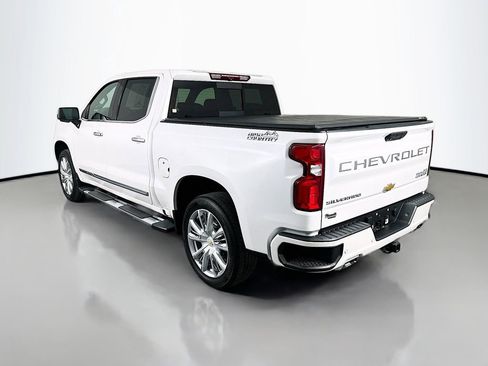 Used 2022 Chevrolet Silverado 1500 High Country w/ High Country Premium Package AWD/4WD image 5