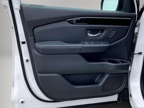 Used 2023 Honda Pilot EX-L image 17