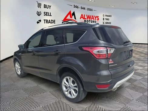 Used 2017 Ford Escape SE w/ Equipment Group 201A FWD image 4
