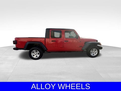 Used 2023 Jeep Gladiator Sport image 3