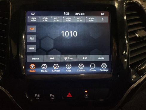 Used 2021 Jeep Cherokee Limited AWD/4WD image 25