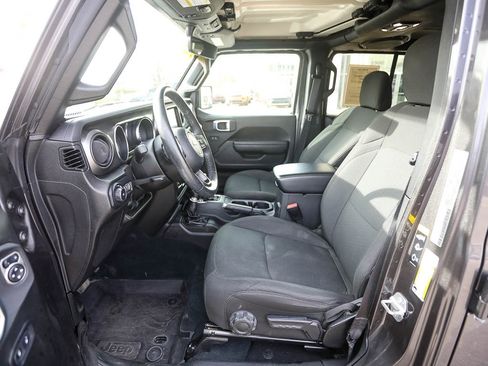 Used 2022 Jeep Wrangler Unlimited Sport image 11