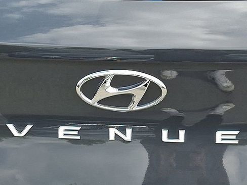 Used 2026 Hyundai Venue SEL FWD image 29