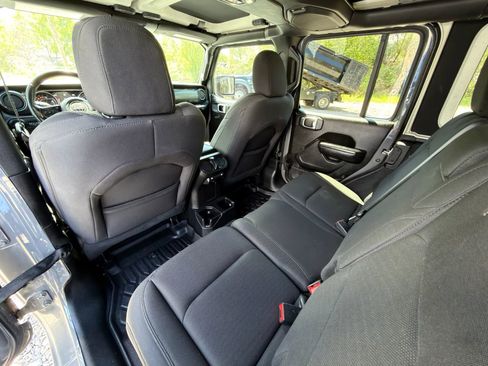Used 2019 Jeep Wrangler Unlimited Sport AWD/4WD image 22