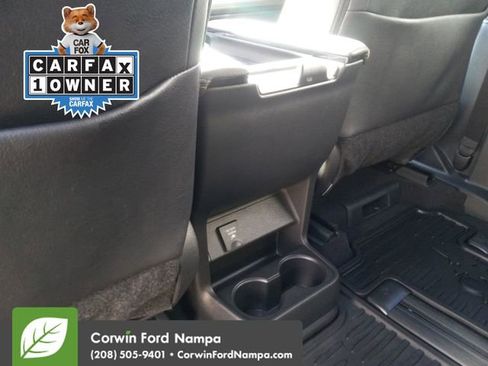 Used 2025 Toyota Sienna XLE Woodland Edition image 24