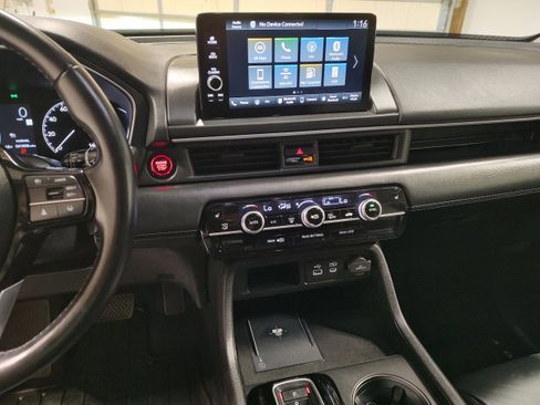 Used 2025 Honda Pilot EX-L image 6
