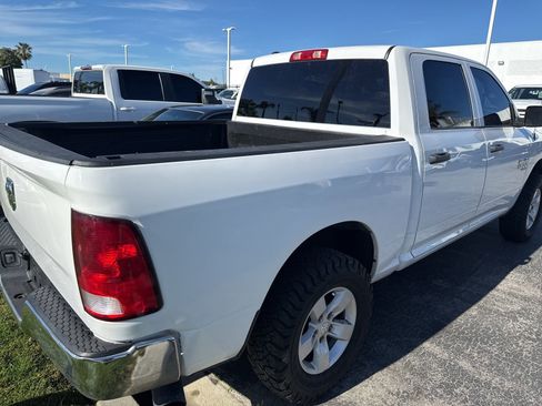 Used 2022 RAM 1500 Classic SLT image 4