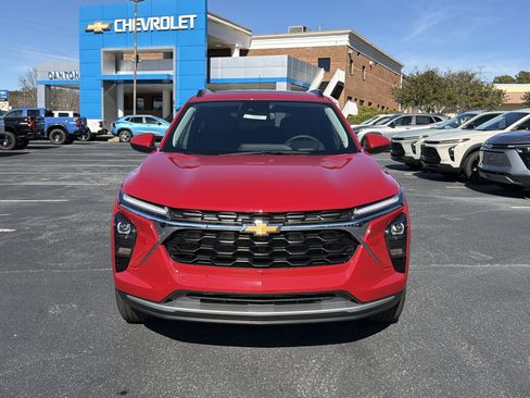New 2026 Chevrolet Trax LT w/ Sunroof Package image 2