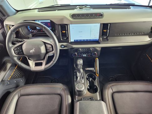 Used 2023 Ford Bronco Badlands image 15