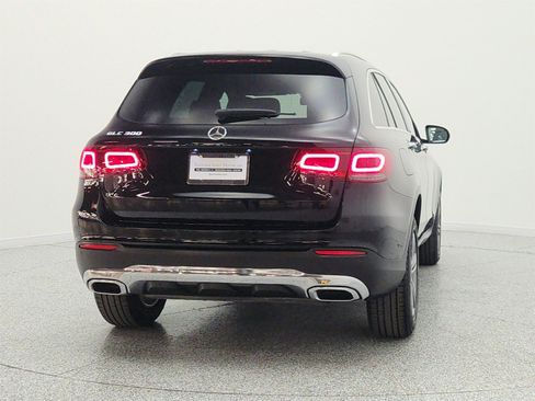 Used 2022 Mercedes-Benz GLC 300 image 6