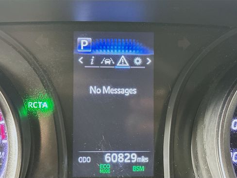 Used 2023 Toyota Camry SE w/ Convenience Package image 18