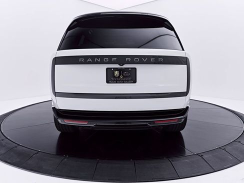 Used 2025 Land Rover Range Rover SE AWD/4WD image 13
