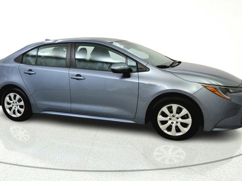 Used 2022 Toyota Corolla LE FWD image 8