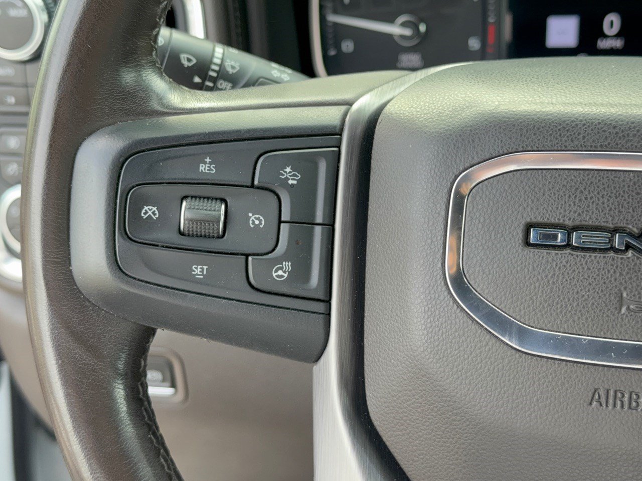 Used 2021 GMC Sierra 2500 Denali w/ Denali Ultimate Package AWD/4WD image 18