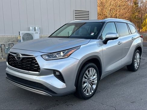 Used 2023 Toyota Highlander Platinum image 7