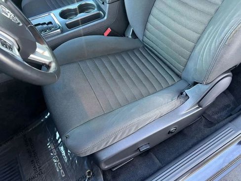 Used 2012 Dodge Challenger SXT image 9